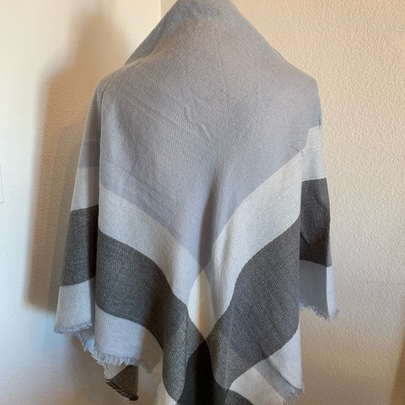 Soft Triangular Scarf Gray Pale Blue PlaidBlanket - Picture 3 of 7